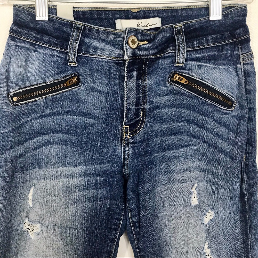 ❌SOLD❌ distressed KanCan skinnies - Picture 4 of 8